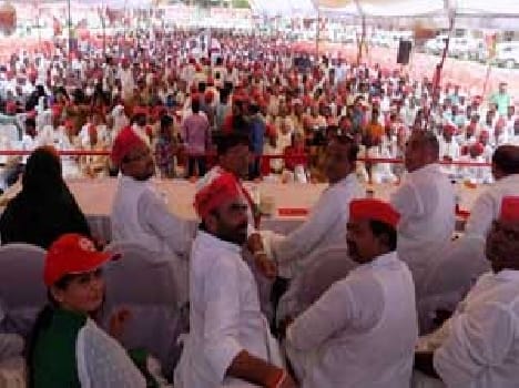  sp workers hits at centre govt