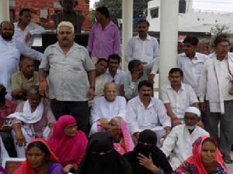 Congress workers protested