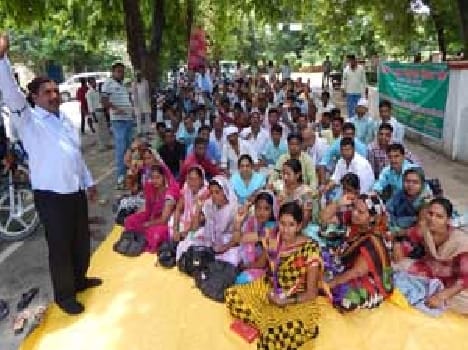 Employment servants raised voice
