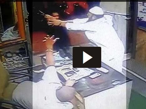 Mumbai shopkeeper attacked with sword, caught on cctv