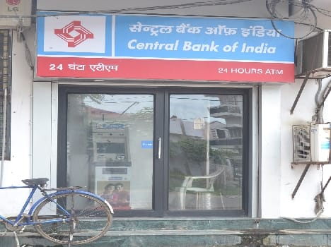 ATM thieves entered, the guard ran to see