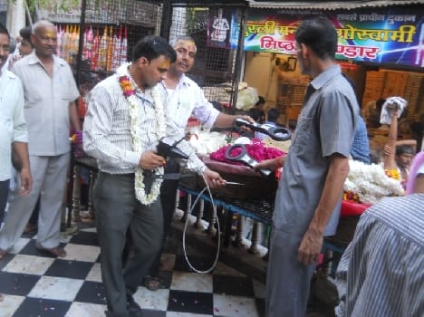 traffic diversion in vrindavan today