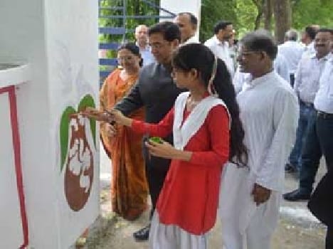 Wall painting made ??by children 