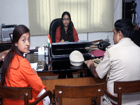 In the case of head burst Alka Lamba meet Maliwal