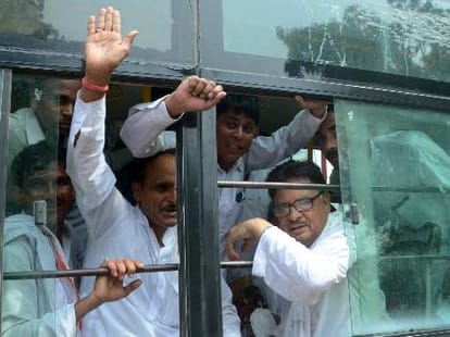 angry congress mla disturb up vidhan sabha