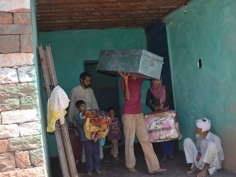 border areas peoples leaves home due to pakistan firing
