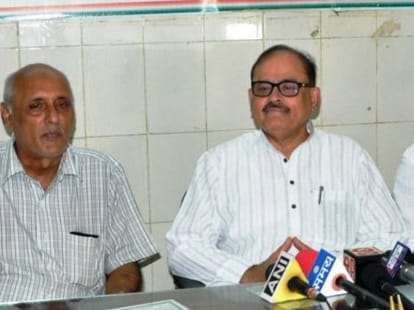 Samajwadi party left the janta pariwar, SP separate contest Bihar elections