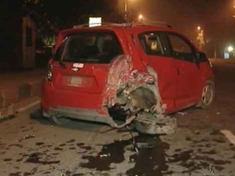 delhi russian embassy car hits police barricading, 4 injured