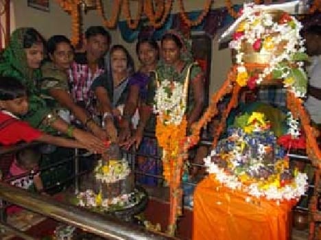 Devotees descended to Jalabhishek