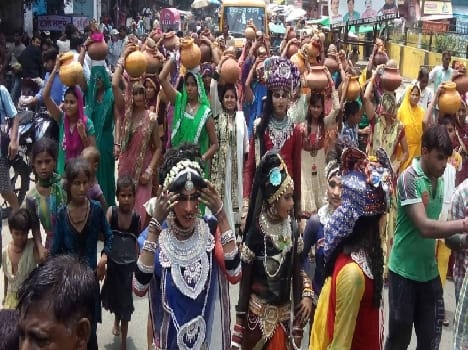  Travel immersion in Jume urn devotional music devotee