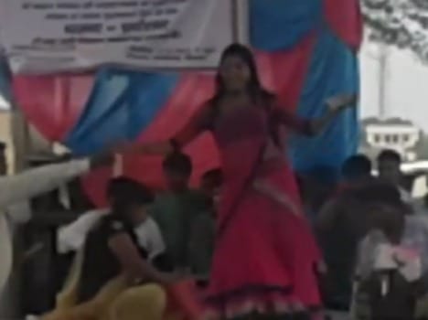 viral video of hisar farmers dance with girls on protest place