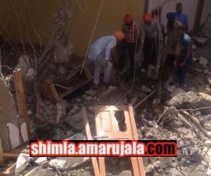 land sliding on manikaran gurudwara, 7 died.