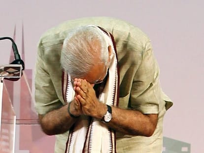 debate between left and right on next foreign trip on narendra modi