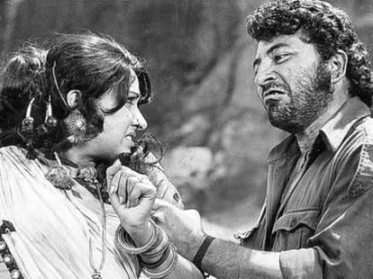 Sholay influence animation, comic and advertisement media