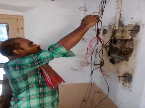 The generator blown off by short circuit line