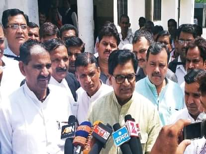 Ram Gopal and Akshay Yadav denies any link with Yadav Singh