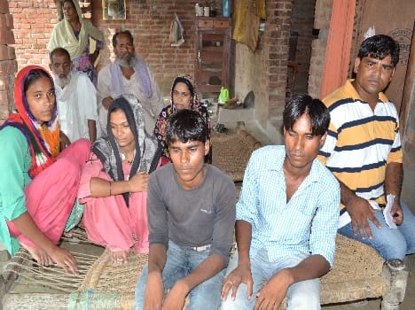 Broke into the house of the brother of the house owner beaten robbed of millions