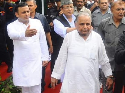 RJD vice president raghunath jha left the party - Bihar Election 2015