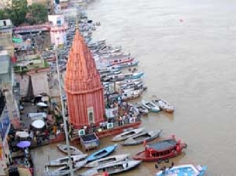 runs at a speed of a centimeters in Ganges Flood