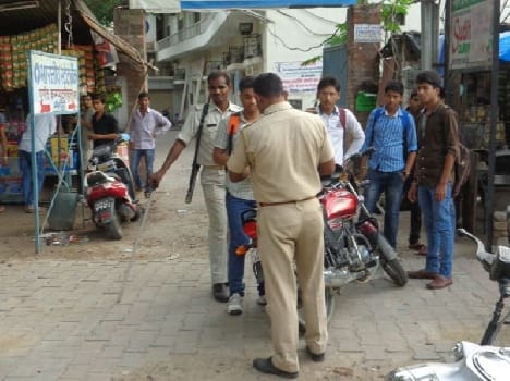 Bike riders 35 thousand robbed the teacher