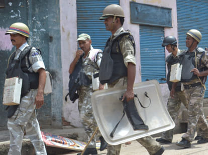 fight in meerut between two groups