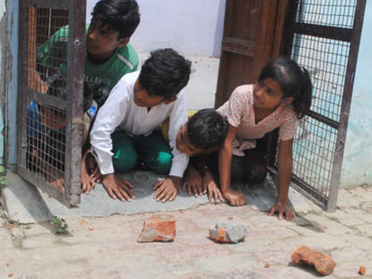 fight in meerut between two groups