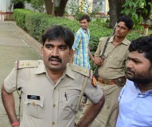 subhash hostel students fight for food