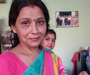 lucknow teacher beats chain snatcher