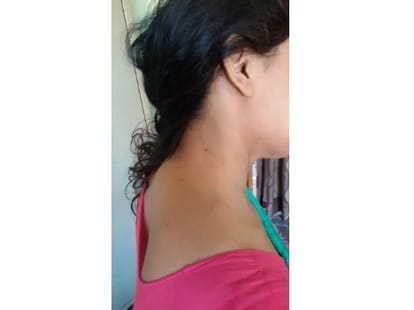 lucknow teacher beats chain snatcher