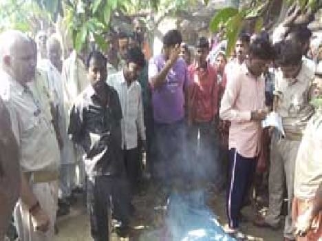 The body of former village head found in sewer