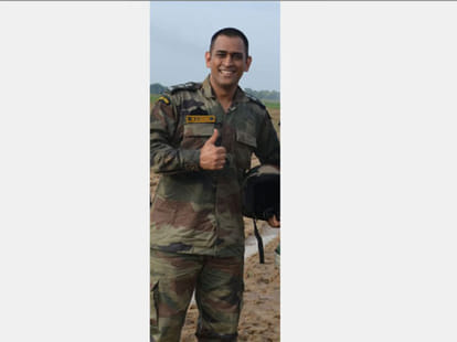 dhoni also fulfilled the duties of leftinent karnal