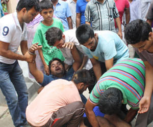 fight in meerut between two groups