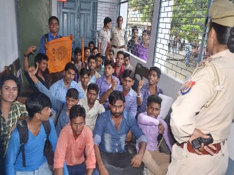 ABVP workers Chased by police