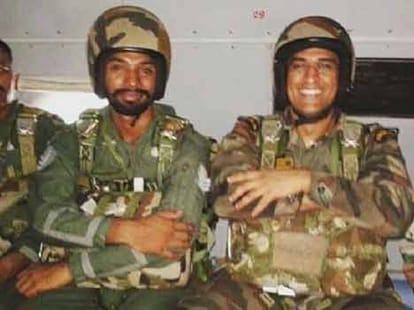 dhoni could have become sky hauks in agra