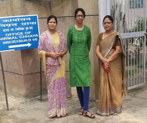 DCW conducted surprise check at Nari Niketan, chairperson swati spent whole night there