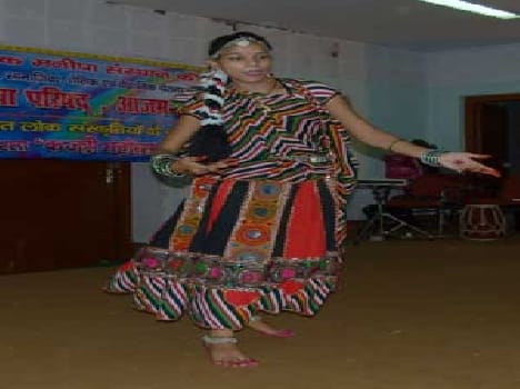 " Folklore Kajree communicates energy '