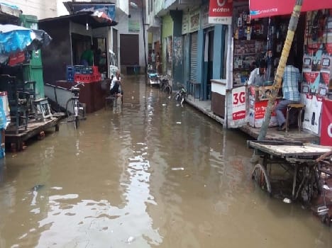 Having risen from rain waterlogging problem