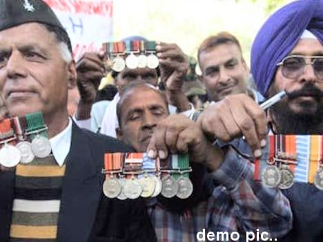 protest at jantar mantar for one rank one pension.
