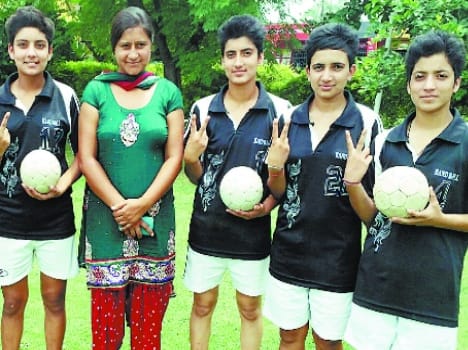 four girls from himachal selected for indian handball team.