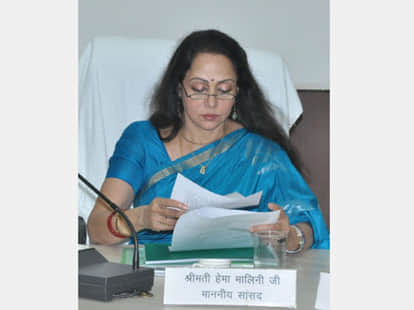 hema malini in mathura doing rally