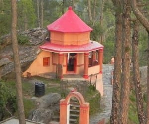 magnetic power in almora kasar devi temple.