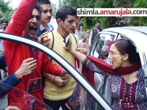 sanjauli college principal beaten up by abvp workers.