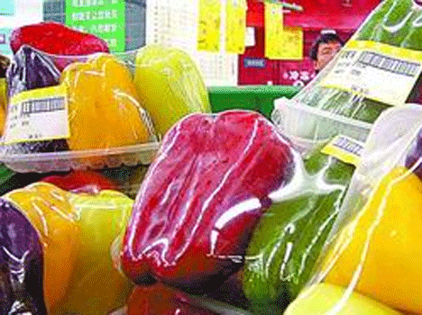 Packing hot food in cling film is dangerous for health