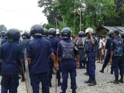 violence in Nepal, 21 police personnel killed.