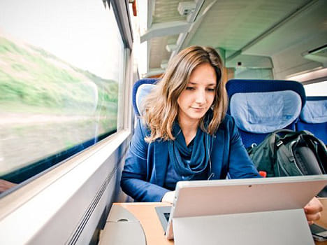 Woman, 23, becomes so sick of landlords that she gives up her rented flat to live on a TRAIN