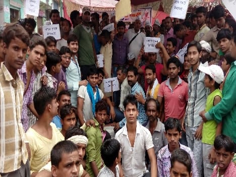 Shops laid off to make road 