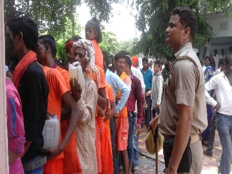  devotees in the temple 
