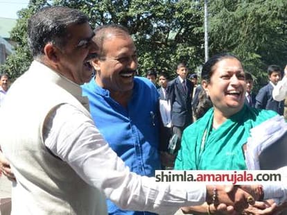 himchal vidhansabha, clash on last day.