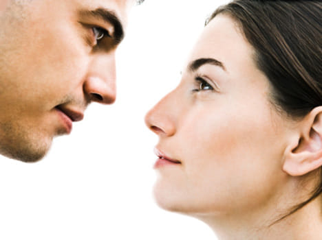 staring at each others eyes causes brain illusion