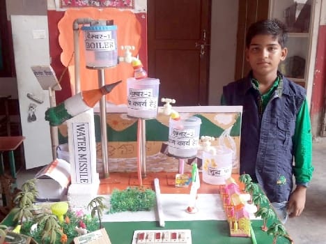 Lucknow Science Exhibition Models strode in Lakhimpur